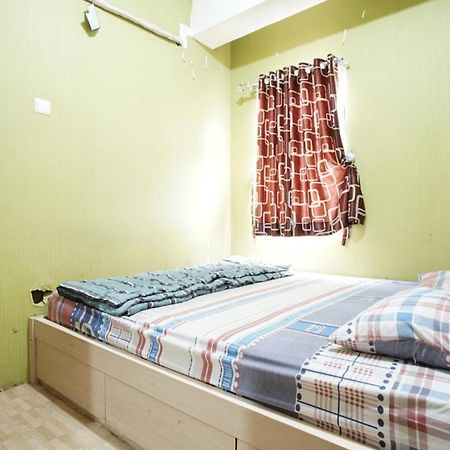 Planet Room Kemang View Bekasi Buitenkant foto
